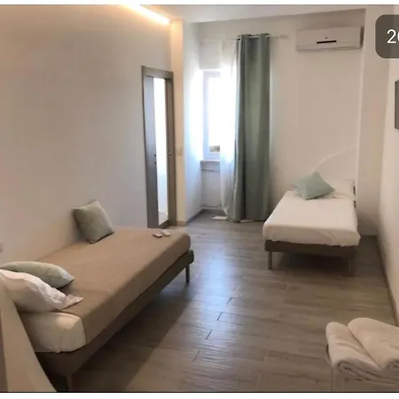 Гостевой дом Piazza Marconi 3*